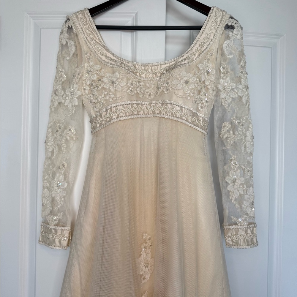 Christos Vintage Couture Wedding Dress Long Sleeve A-Line Silhouette - Picture 5 of 16